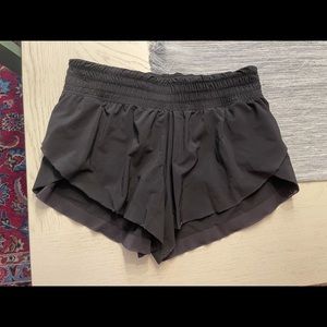 Lululemon Free spirit shorts black 6